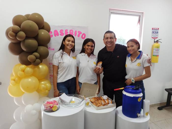 Presentación de ideas de negocios de los estudiantes de INTECOS Valledupar