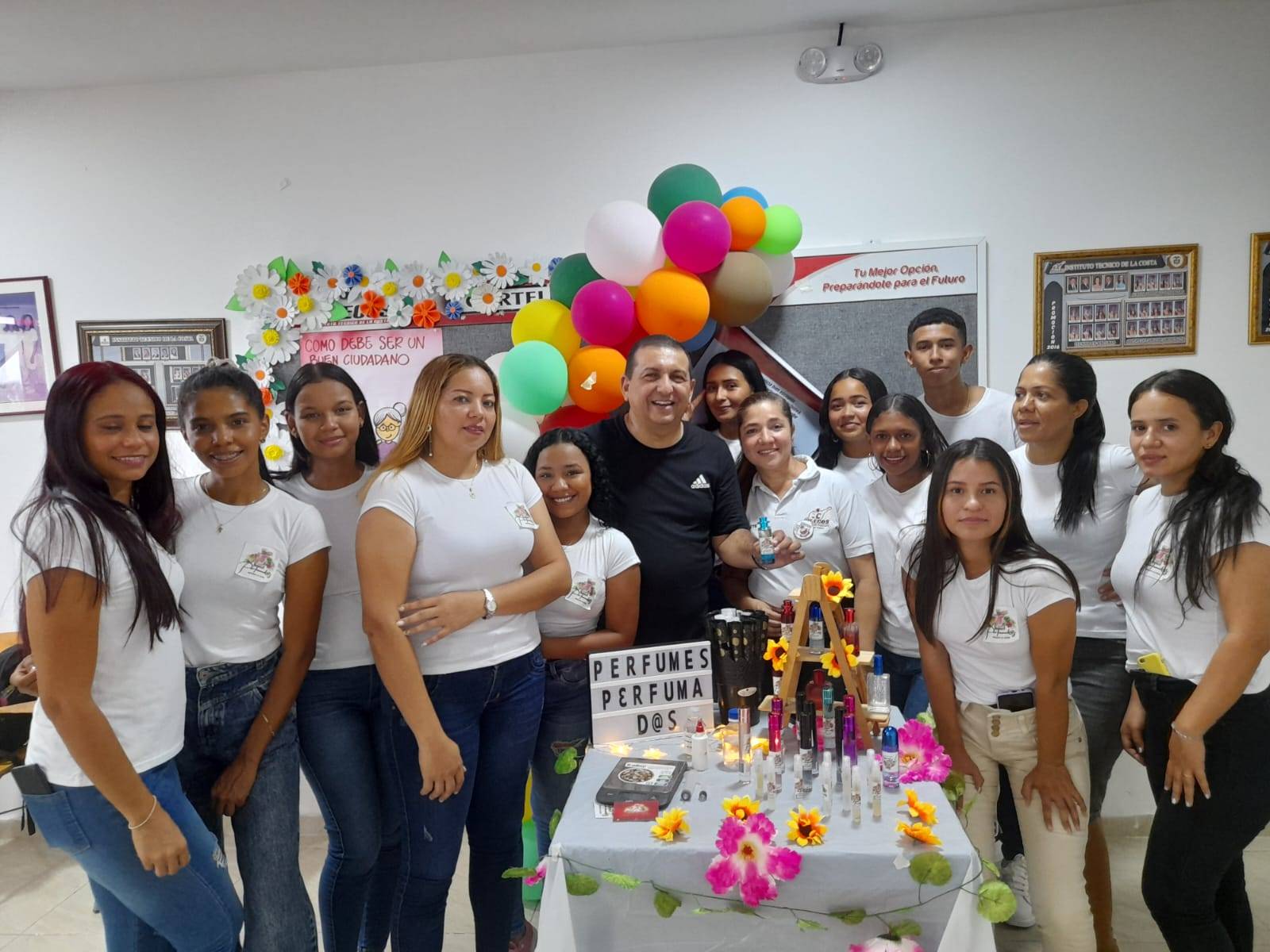 Presentación de ideas de negocios de los estudiantes de INTECOS Valledupar