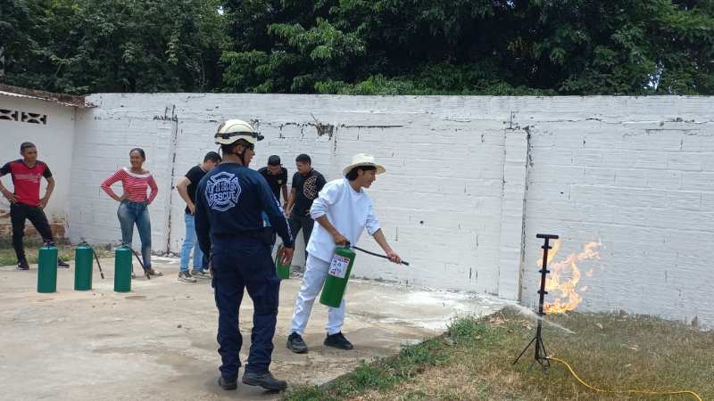 Taller de seguridad industrial y maneo de incendios de INTECOS Valledupar